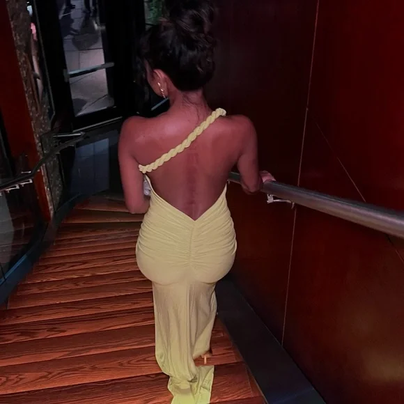 Backless dress - Picture 5 of 5